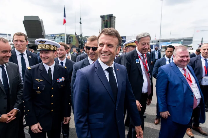 Macron Urges Europe to Think Twice Before Buying Non-EU Defense