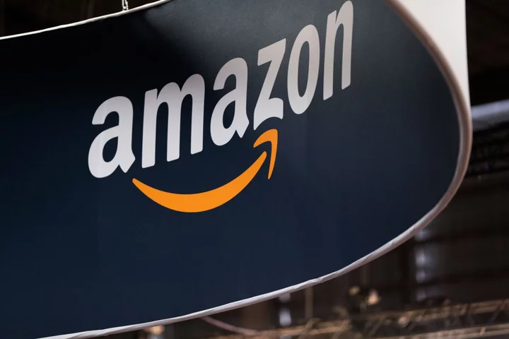 Amazon Illegally Called Police on Employees, Restricted Union Talk, Labor Board Alleges
