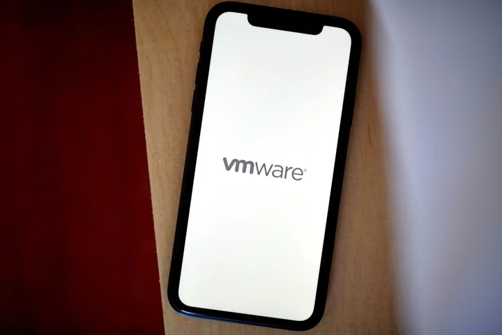 Broadcom $61 Billion VMWare Deal Wins Chinese Ok With Conditions