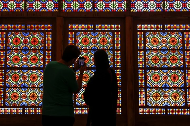 Hoping to attract tourists, Iran looks to neighbours