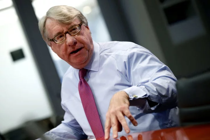 Short-seller Jim Chanos to close hedge funds - WSJ