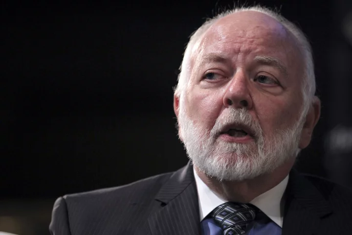Dick Bove Returns to Negative View on Bank Stocks After Fed Signals More Hikes