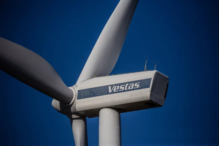 Danish Wind Giant Reconsiders UK Expansion After Auction Failure