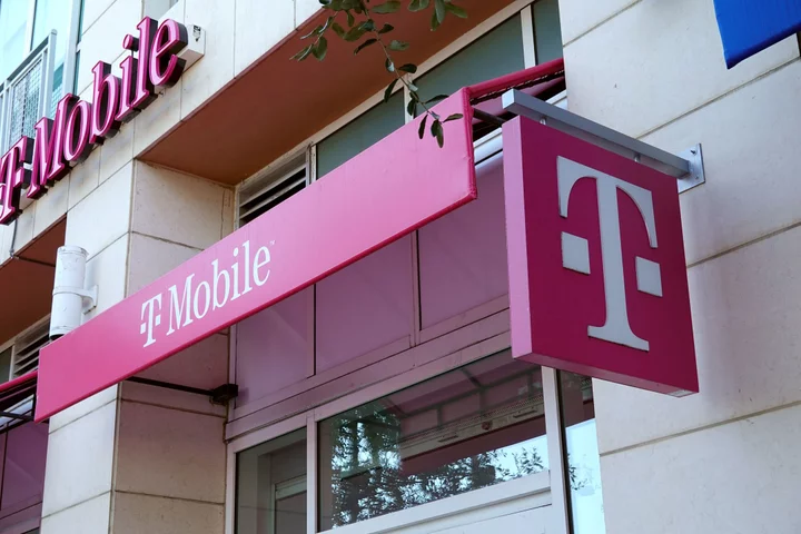 T-Mobile Kicks Off Two-Part Bond Sale While Issuance Spree Roars On