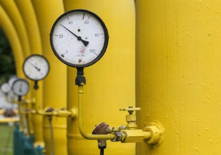 Defying war risk, European traders store gas in Ukraine