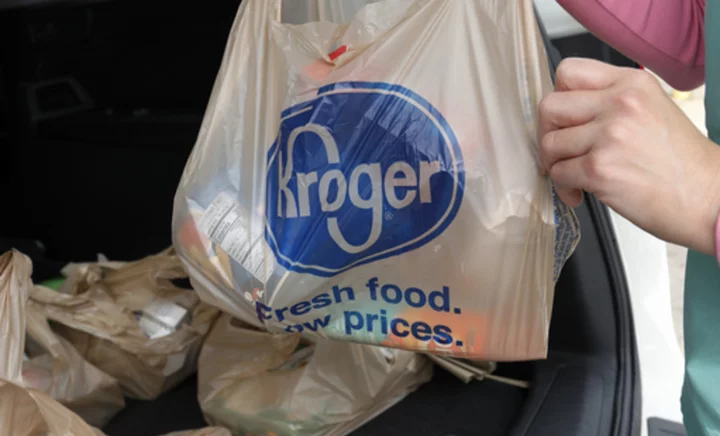 Kroger, Albertsons selling more than 400 stores in $1.9B deal as they look to close their merger