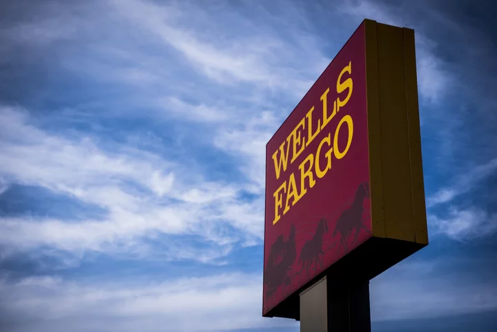 Wells Fargo Cedes Bank Mortgage Crown to JPMorgan After Pullback