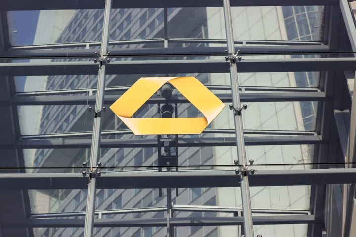 Commerzbank Lifts Earnings Goals, Plans €600 Million Buyback