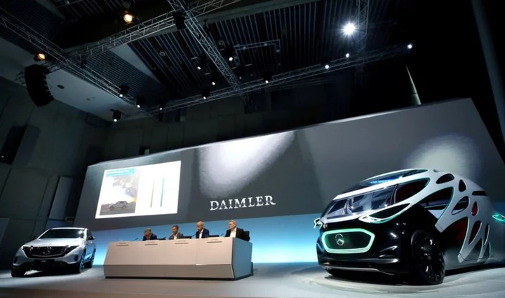 Daimler Truck raises 2023 guidance for revenue, profit