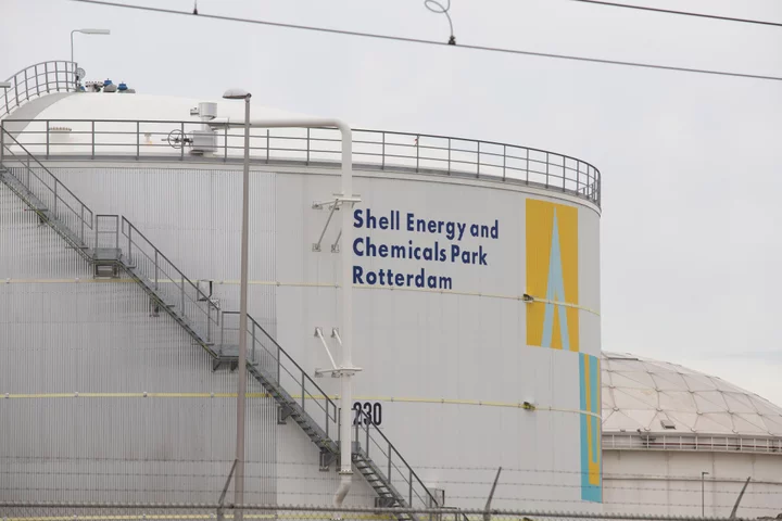 Shell Reviews Its Chemical Business as Performance Lags: WSJ