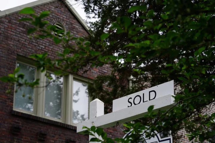 US new home sales jump in May; median house price falls
