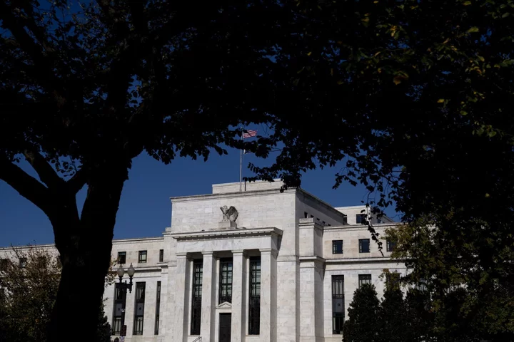 Fed Says First-Quarter Loan Standards Tightened, Demand Weakened
