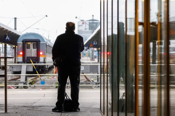 German Rail Passengers Face More Turmoil After Wage Talks Stall
