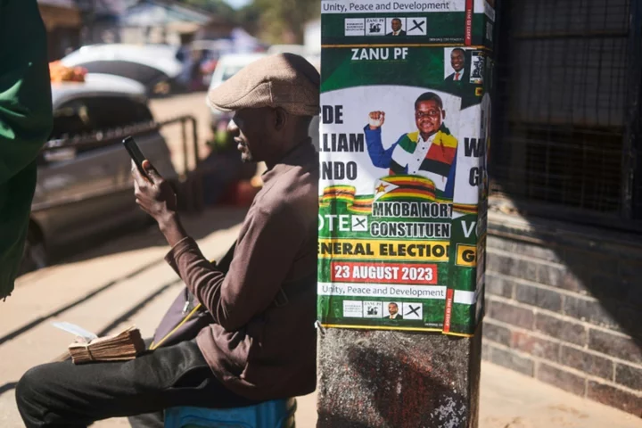 Zimbabwe election disinformation spreads on WhatsApp