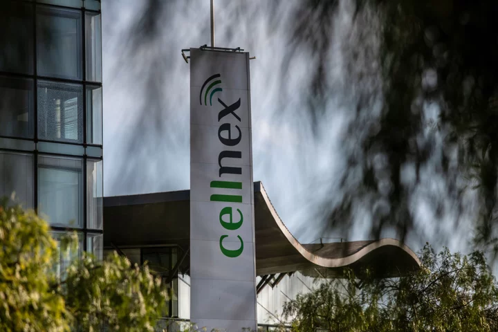 Cellnex Will Return Cash to Shareholders Amid Asset Sales