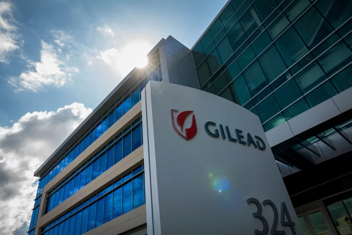 Gilead Recovers as Quarterly Revenue Reassures Investors